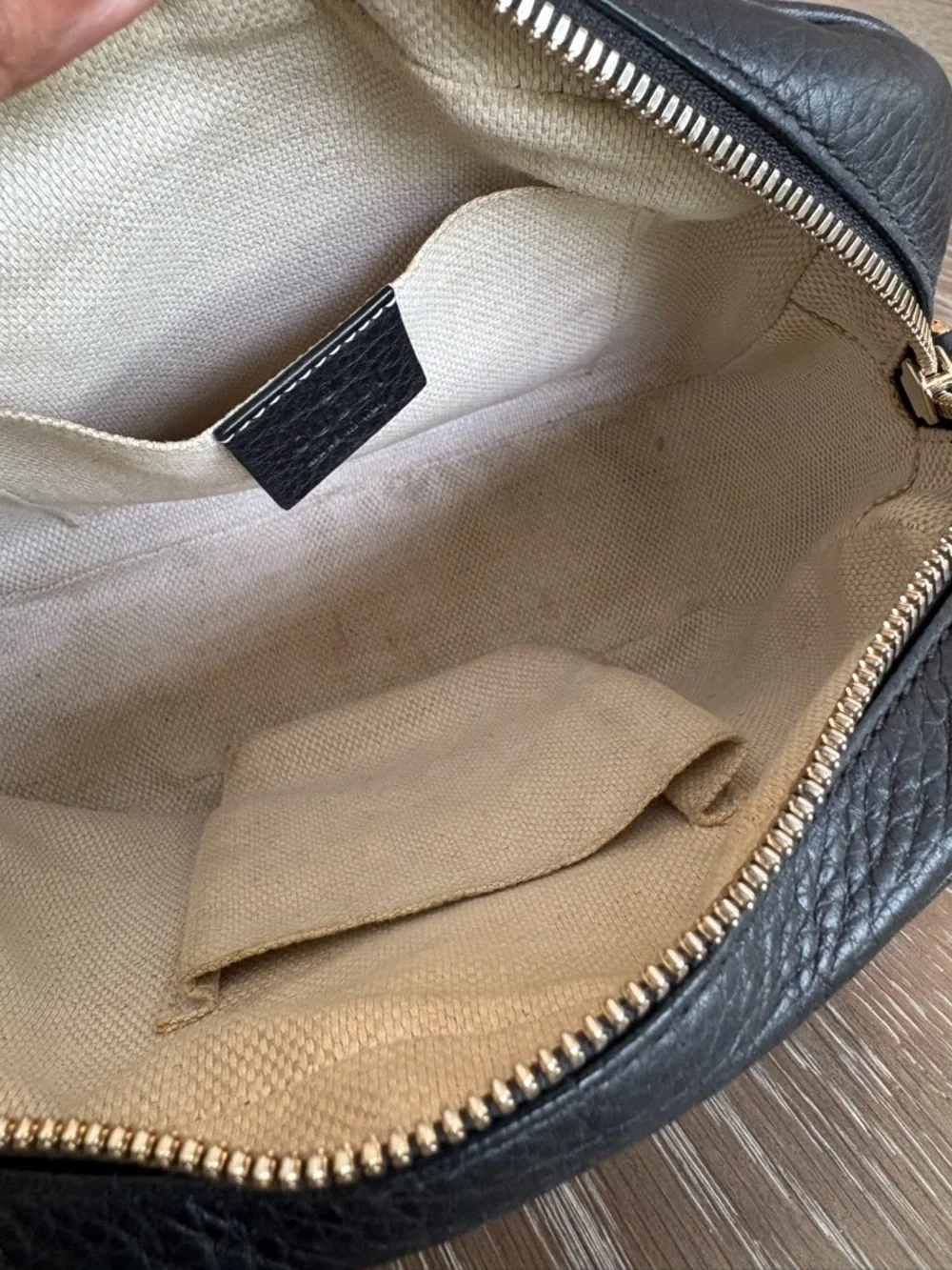 Gucci Black Soho Pebbled Leather Crossbody with Tassel - Picture 4 of 7